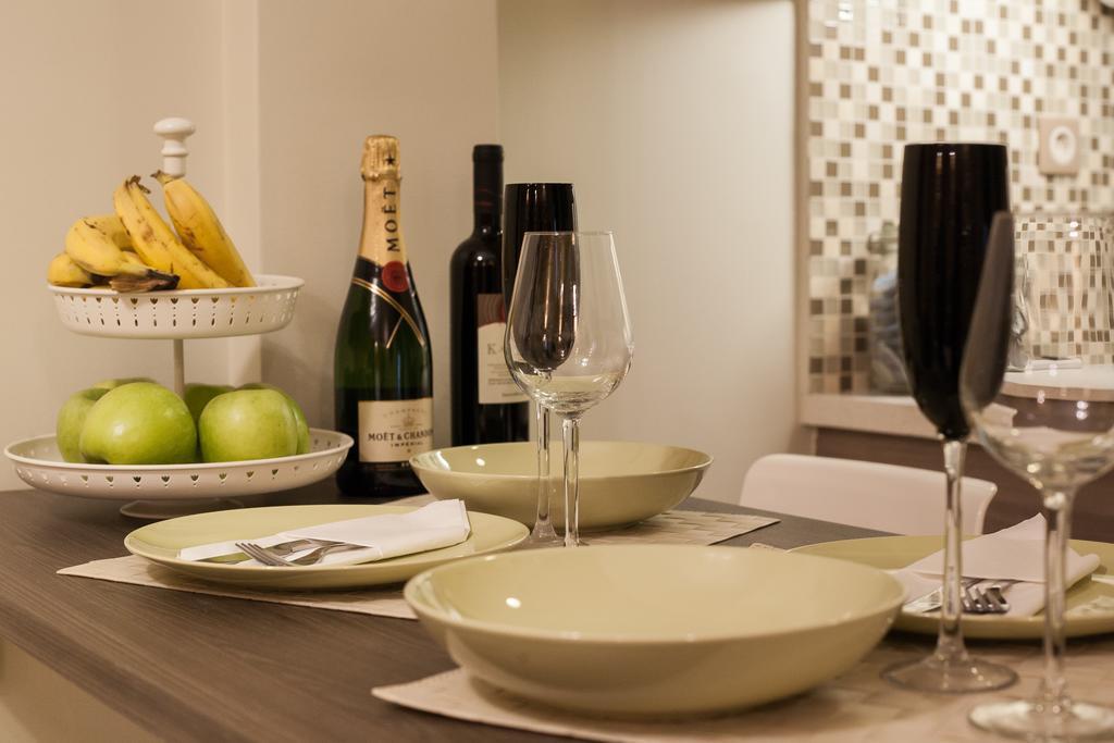 Elegant And Safe Gold And Blue Apartment Walk To Acropolis Atenas Exterior foto