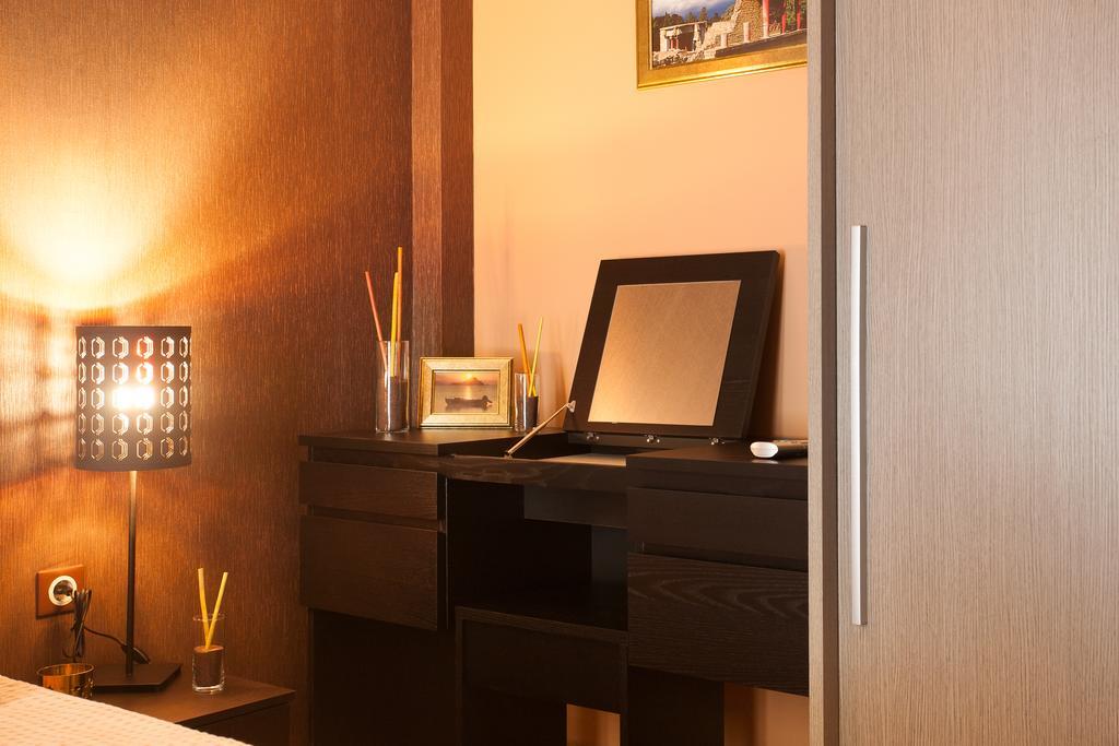 Elegant And Safe Gold And Blue Apartment Walk To Acropolis Atenas Exterior foto