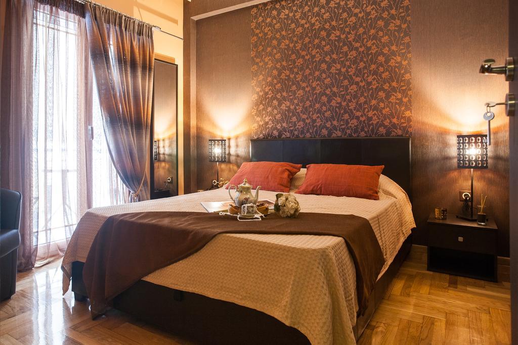 Elegant And Safe Gold And Blue Apartment Walk To Acropolis Atenas Exterior foto